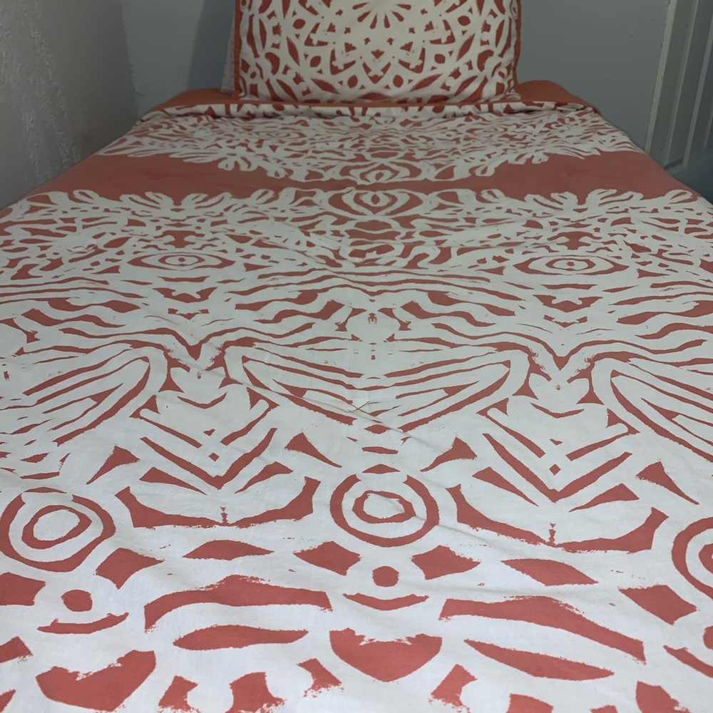 TWIN COMFORTER SET - Picture 3 of 3